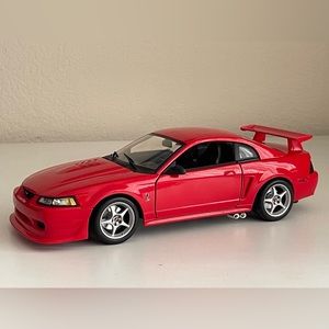 2000 Ford Mustang SVT Cobra R Diecast Model 1:18 Maisto